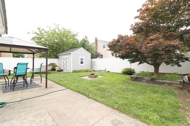 Building Photo - 89 4th Ave