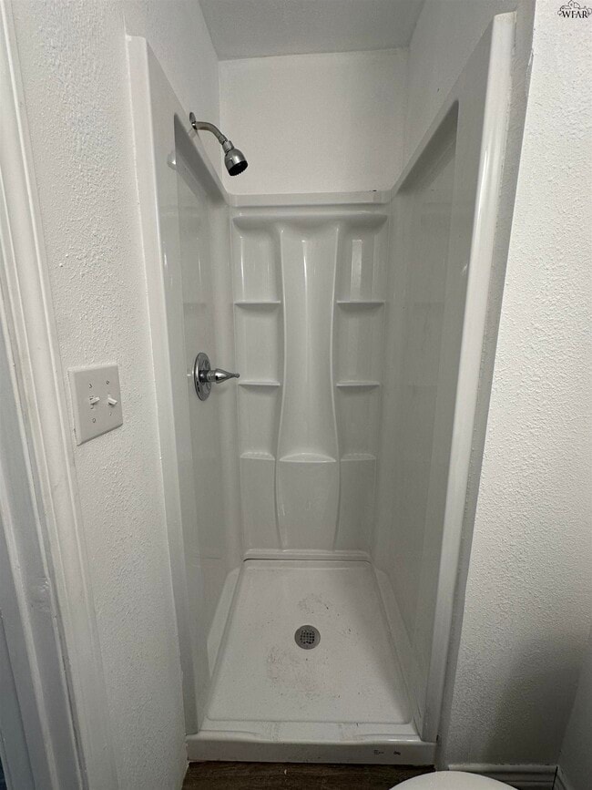 Building Photo - 1512 Kemp Blvd