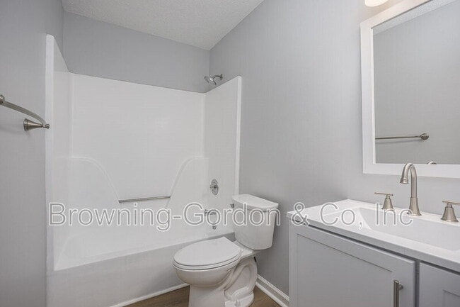 Building Photo - 3332 Oak Trees Ct