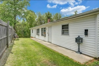 Building Photo - 85 Wilson St