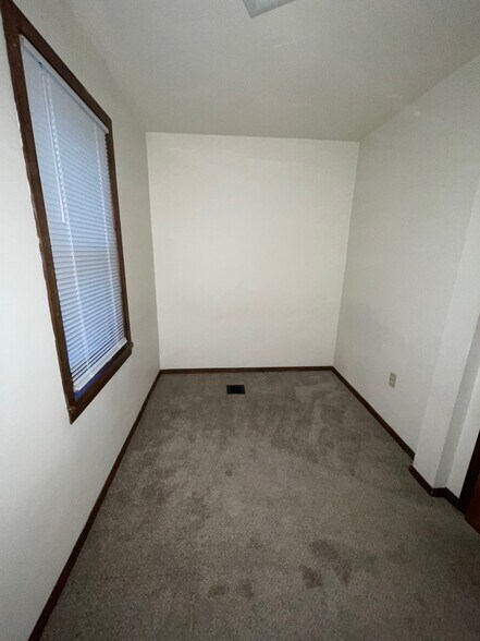 Building Photo - 933 7th St S