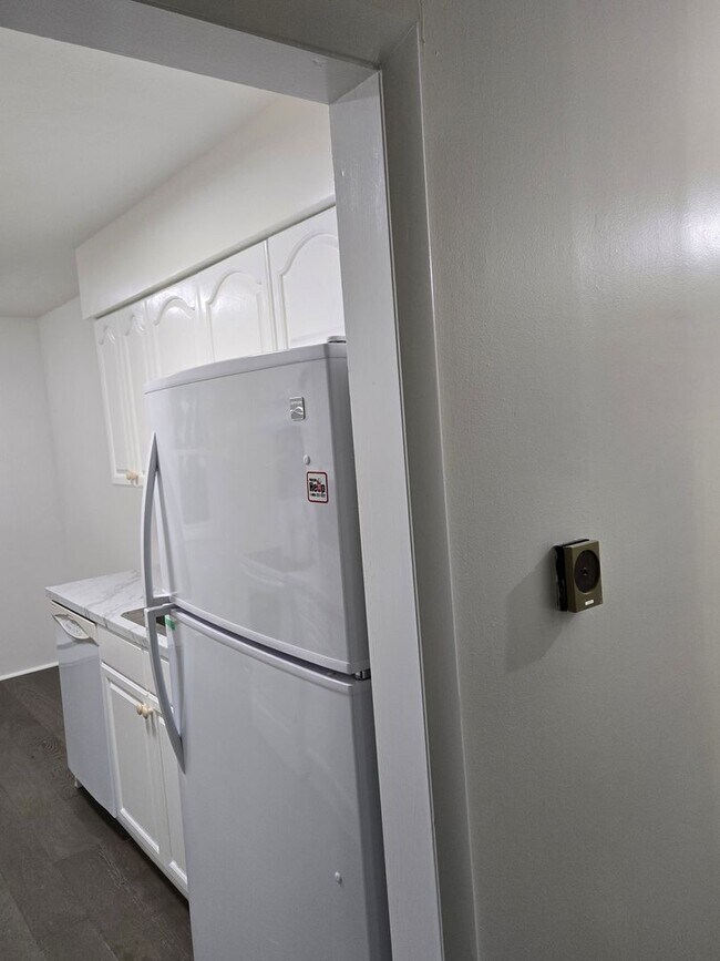 Building Photo - Charming 2BR Condo in Bethel