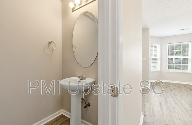 Building Photo - 515 S Brown Beaver Ct