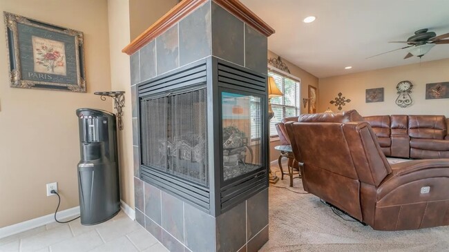 Building Photo - 2453 Blarney Stone Dr