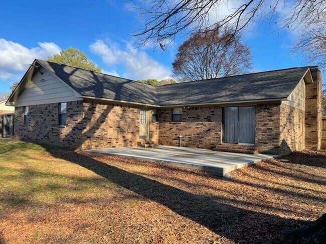 Building Photo - 11 Stonehedge Conway, AR 72034