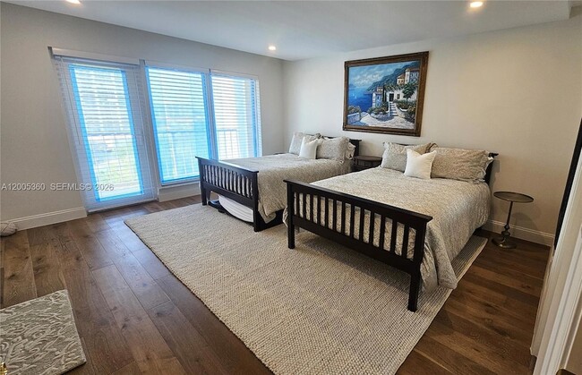 Building Photo - 4001 N Ocean Blvd