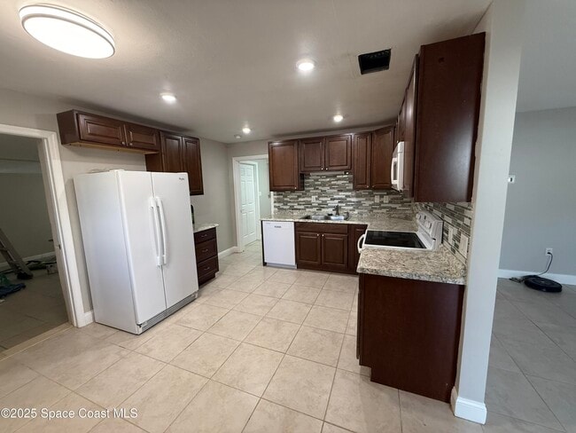 Building Photo - 4303 Yorkshire Dr