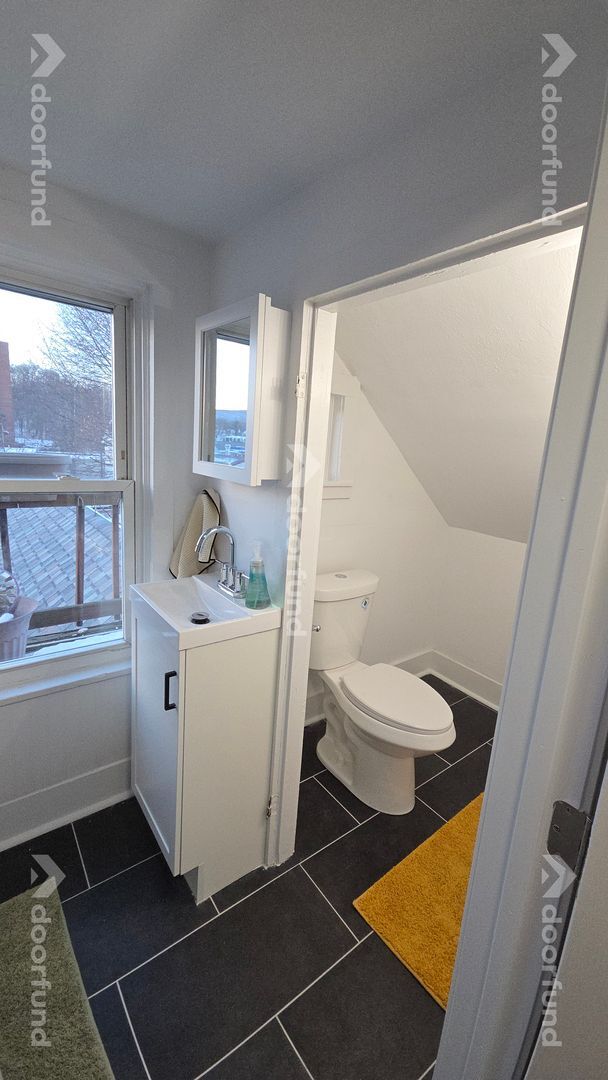 Building Photo - 50 Summer St