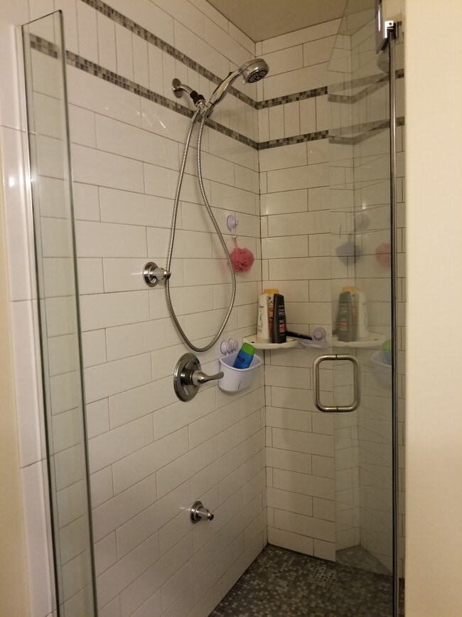 Building Photo - 2913 Carmel St