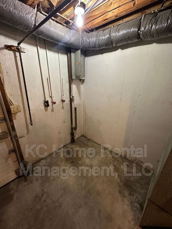 Building Photo - 6753 N Askew Cir