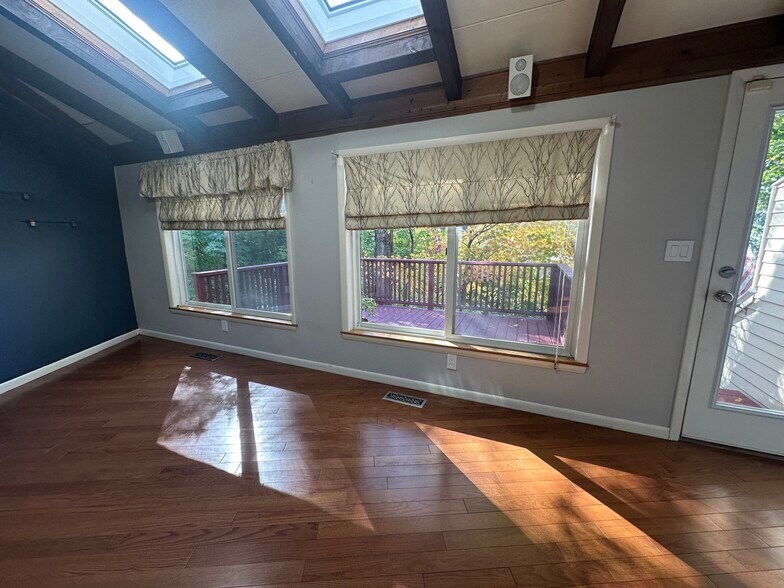 Building Photo - 20 South St