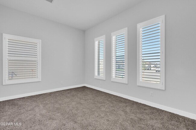 Building Photo - 1800 Dana Gray St