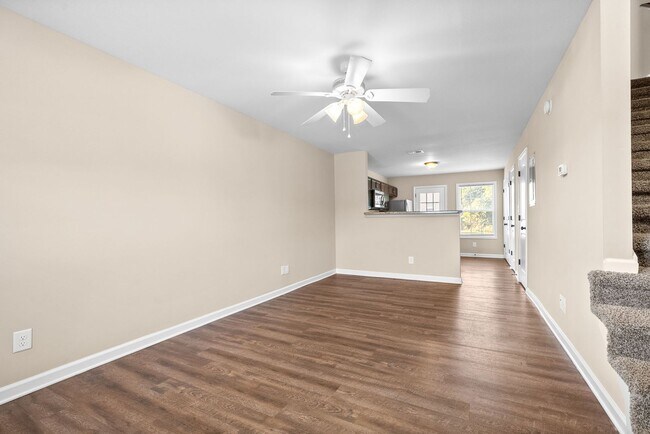 Interior Photo - Rowand Ct - 310
