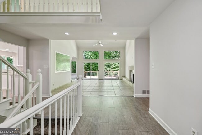 Building Photo - 110 Westchester Way