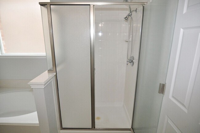 Building Photo - 9020 Brook Hill Ln