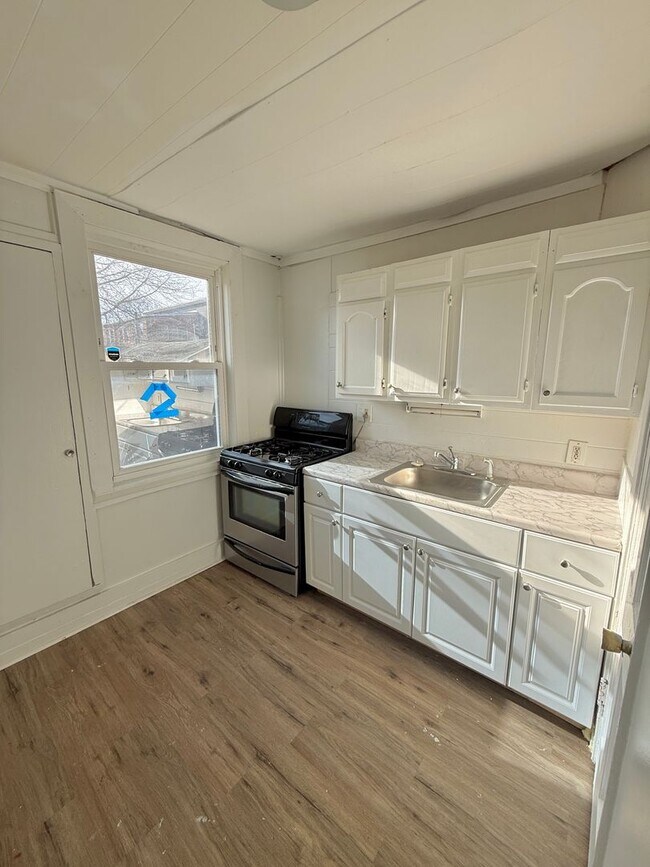 Building Photo - 33-35 Ripley Street