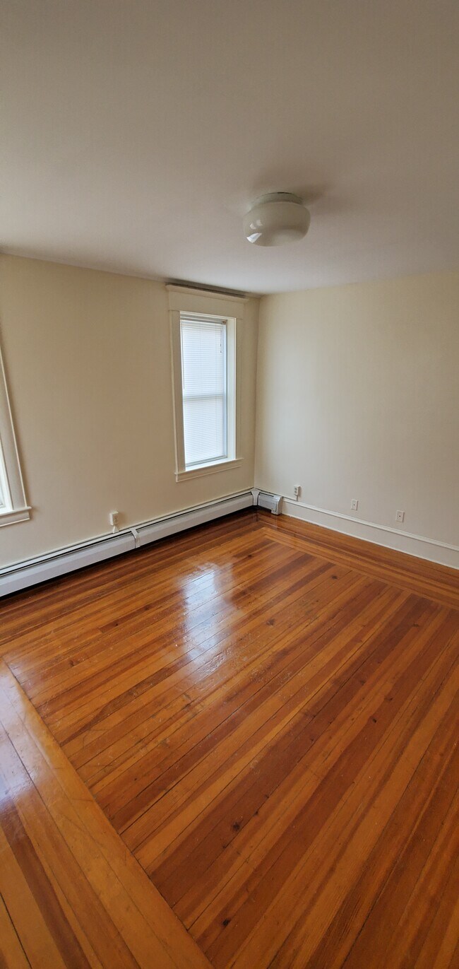 Closet look from inside the bedroom - 21 Walter St