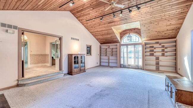 Building Photo - 549 Tuckahoe Rd