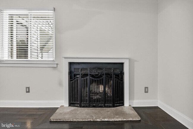 Building Photo - 702 Abbey Ct