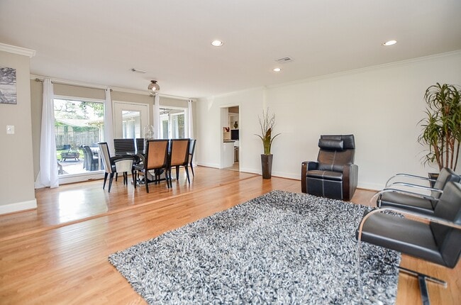 Building Photo - 5421 Pagewood Ln