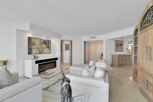 Building Photo - 550 S Ocean Blvd