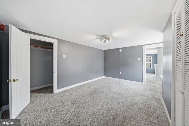 Building Photo - 924 S 10th St