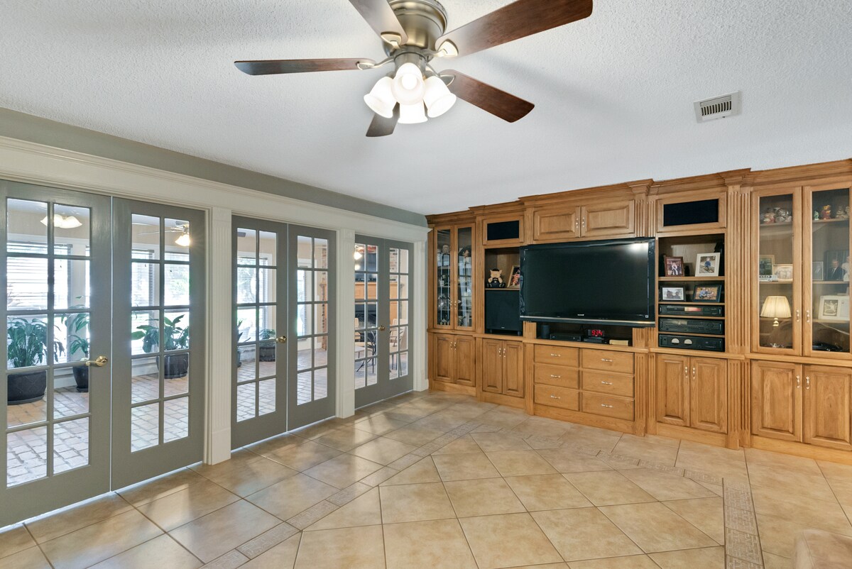 Building Photo - 59267 N Pearl Dr