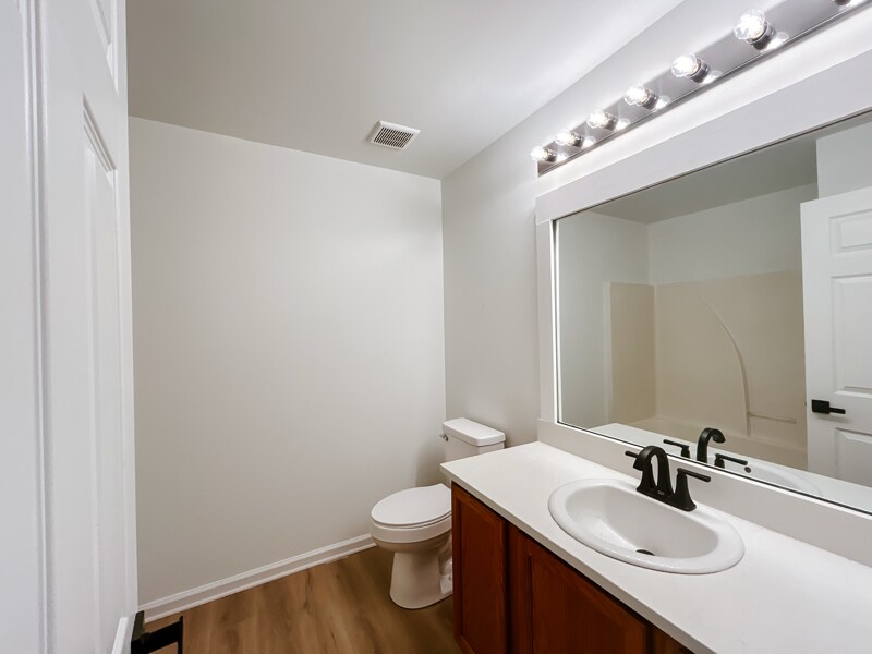 Building Photo - 215 Dillard Mill Dr