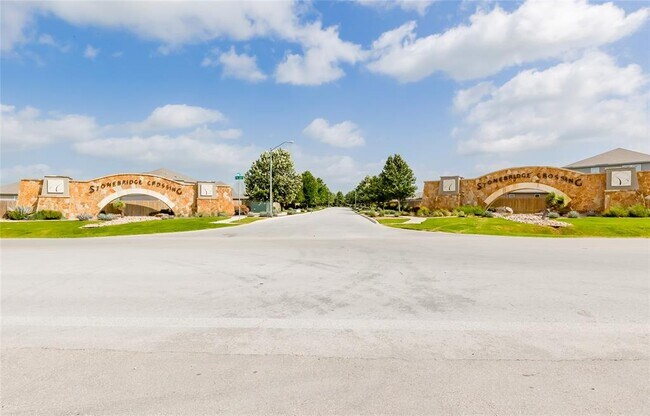 Building Photo - 117 Fairfax Ln