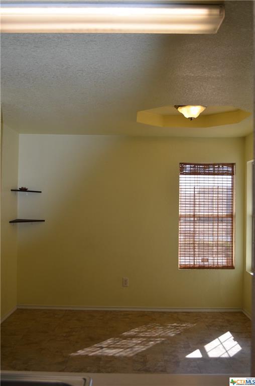 Building Photo - 3711 Lakecrest Dr
