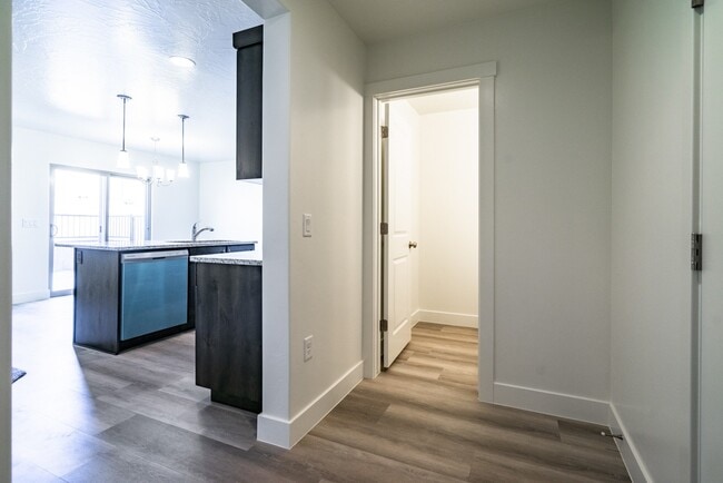 Building Photo - Modern 4-Bed Stand-Alone Home with Fenced Patio