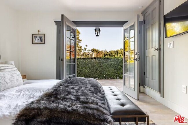 Building Photo - 12208 Laurel Terrace Dr