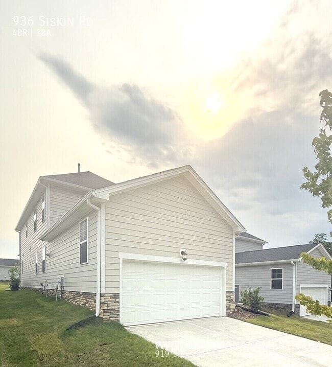Building Photo - 936 Siskin Rd