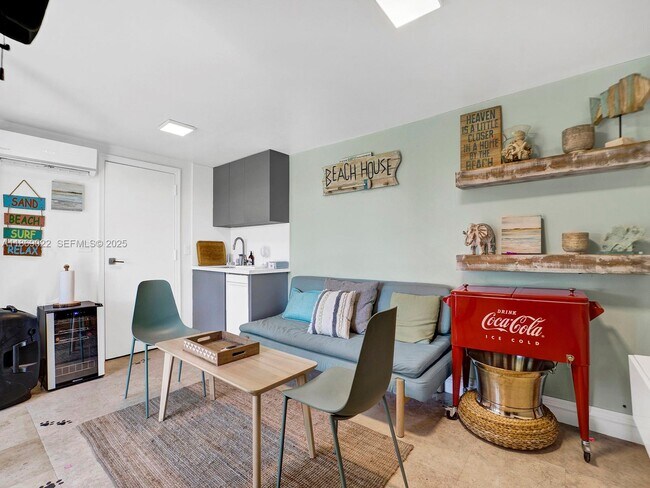 Building Photo - 201 Crandon Blvd