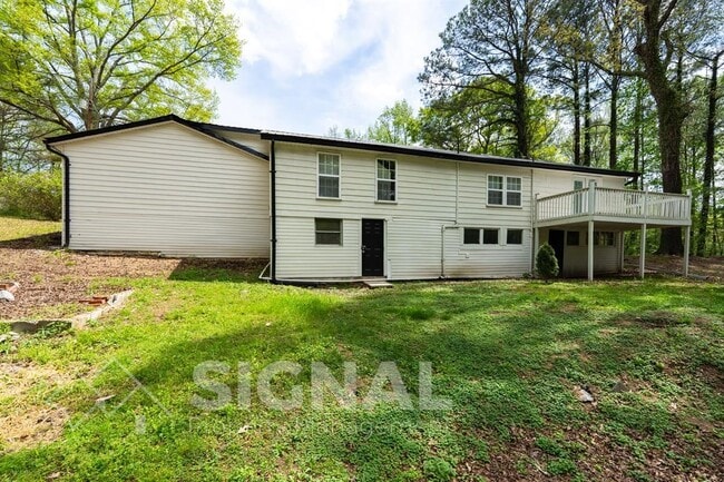 Building Photo - 430 Laird Ave