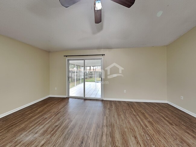 Building Photo - 1643 Hawkins Cove Dr E