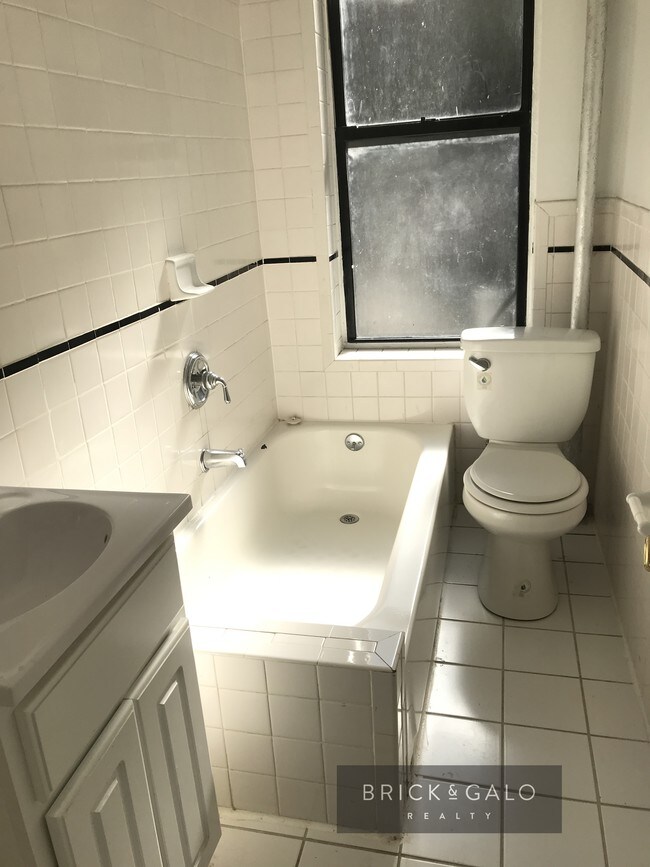 Building Photo - 50 Lincoln Rd