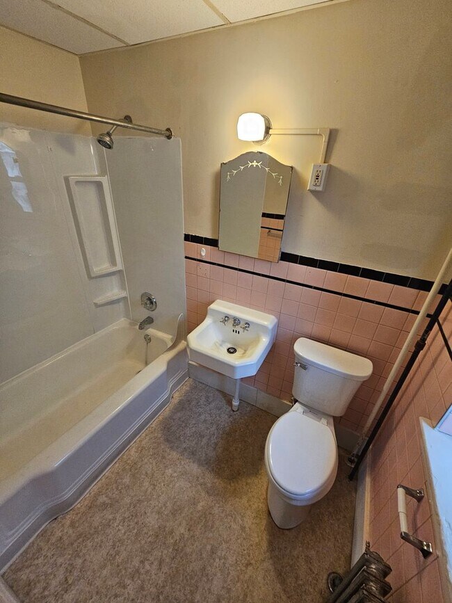 Building Photo - 205 Jefferson Ave