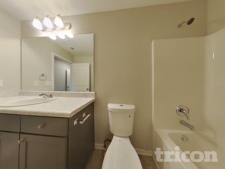 Building Photo - 142 Waters Edge Pkwy