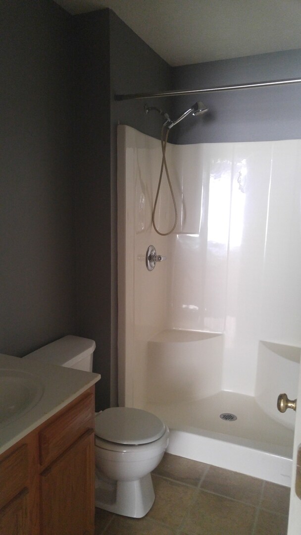 Building Photo - Southside Single Family Home Attached 2 Car Garage 3bd/2.5 Bath Romney Sub.