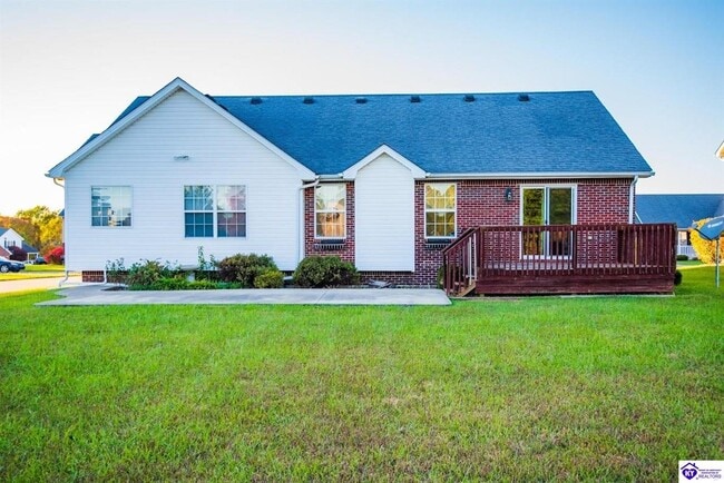 Building Photo - 605 Wind Brook Dr