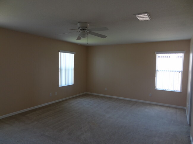 Building Photo - 3 Bedroom, 2.5 Bathroom Home with Bonus Lo...