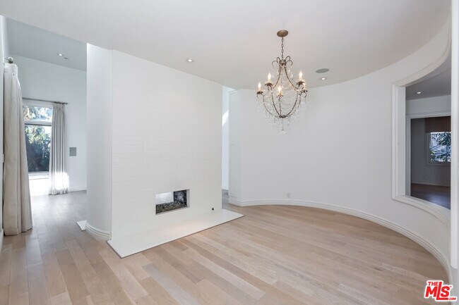 Building Photo - 3019 3rd St