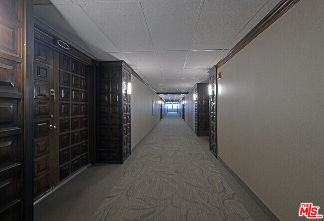 Building Photo - 10535 Wilshire Blvd