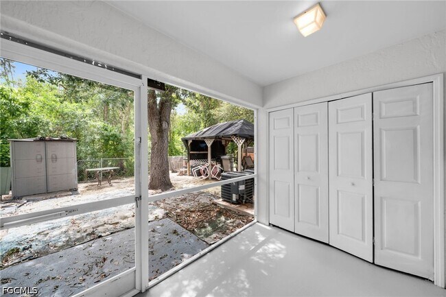 Building Photo - 1407 SE 24th Ave