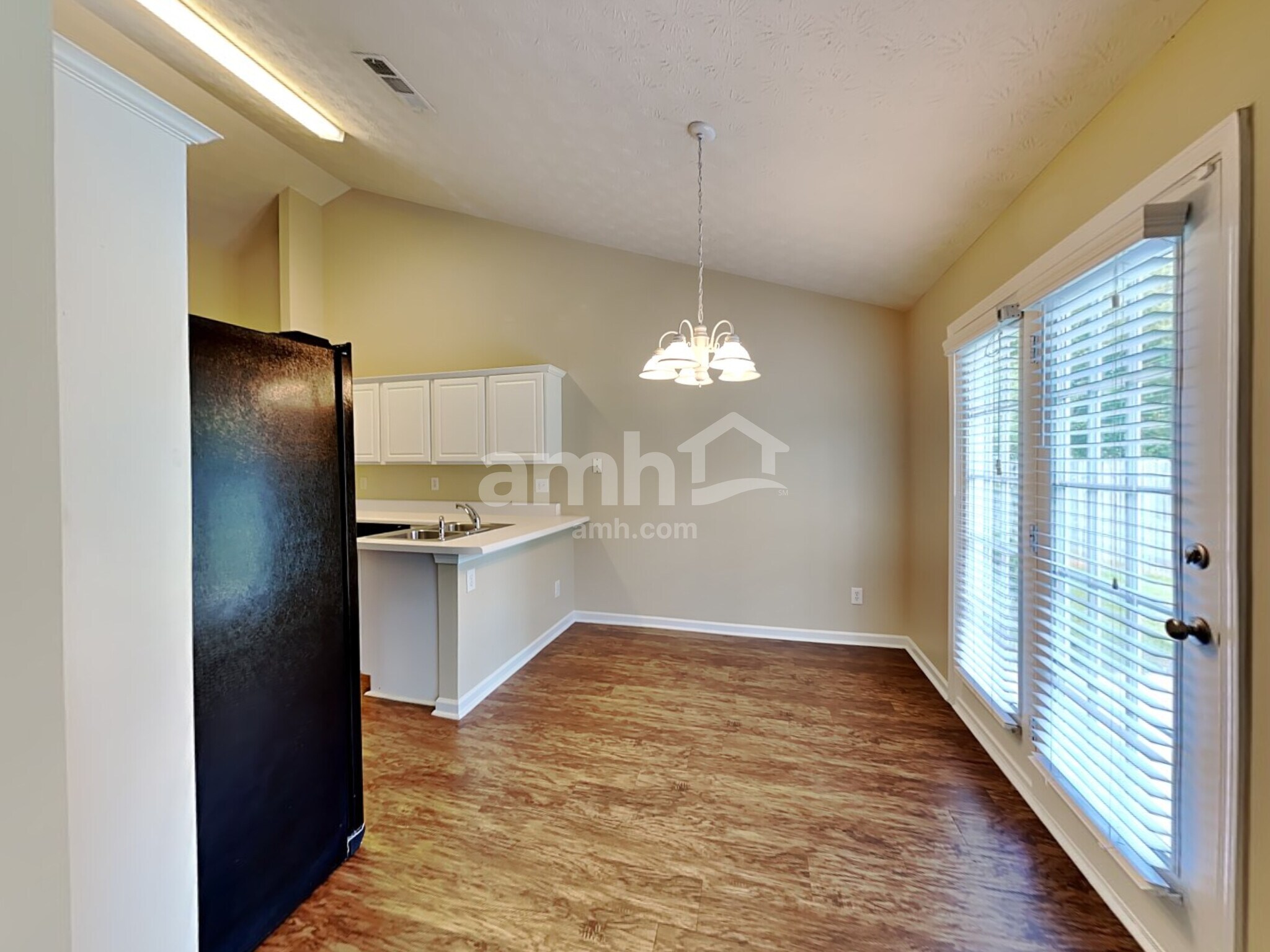 Building Photo - 2103 Yarbrough Way