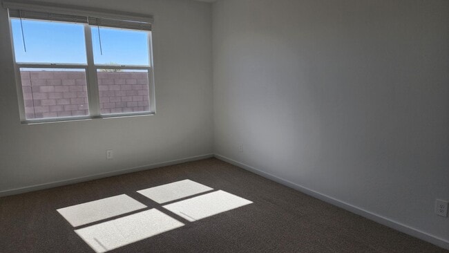 Building Photo - 7615 E Cozy Cottage Ln