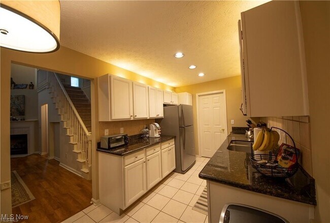 Building Photo - 2042 W Reserve Cir