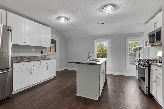 Building Photo - 14314 Beacon Ave