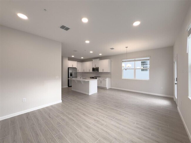 Building Photo - 640 Pothos St